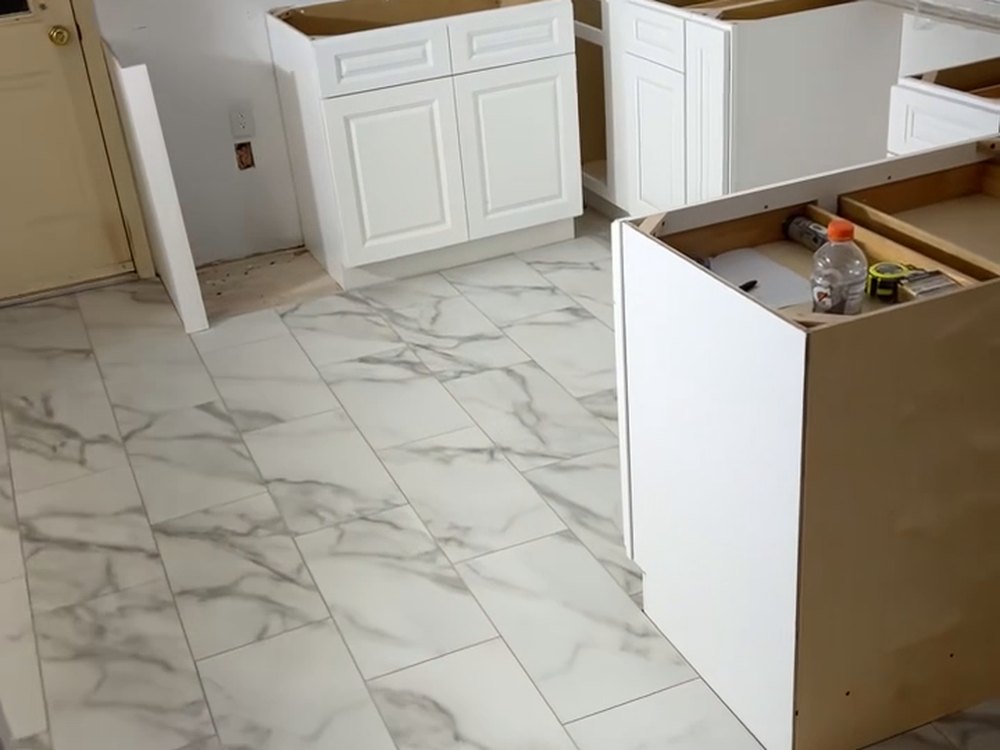 Kitchen Tile and Cabinetry photo 5